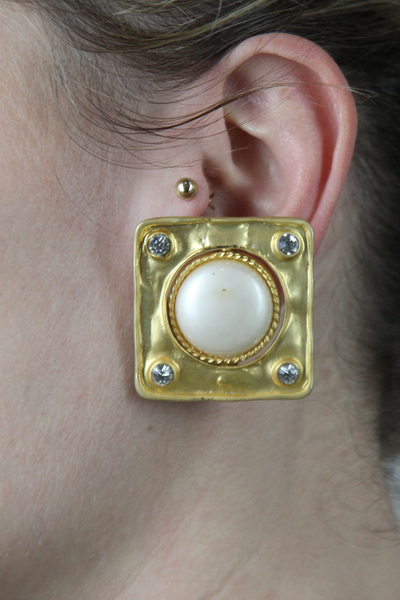 Clip pearl earrings--0279
