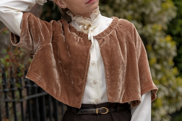 Pierre Cardin Velvet golden short sleeve cape