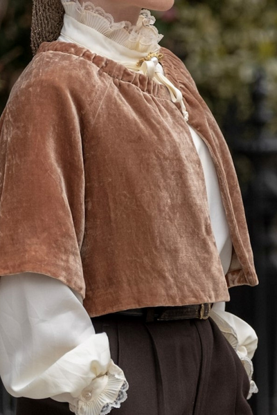 Pierre Cardin Velvet golden short sleeve cape