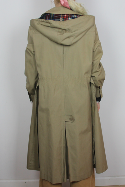Bottom Line hooded trench