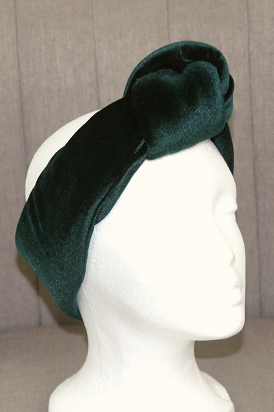 AnuKana Handmade Velvet Headband in Green