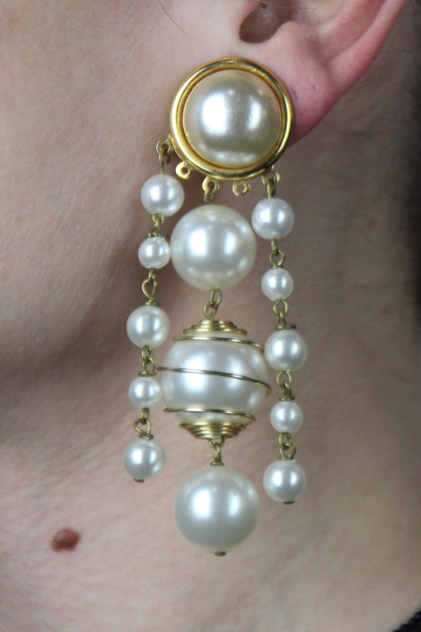 Long pearl earrings--0288
