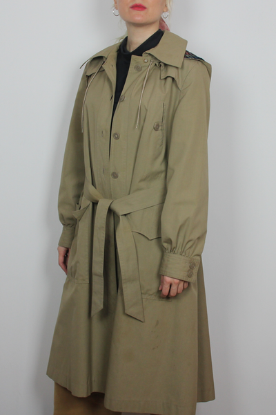 Bottom Line hooded trench