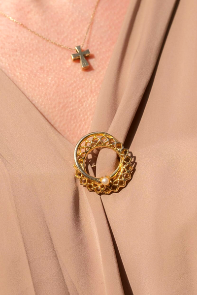 Napier wreath pin with simulated pearls