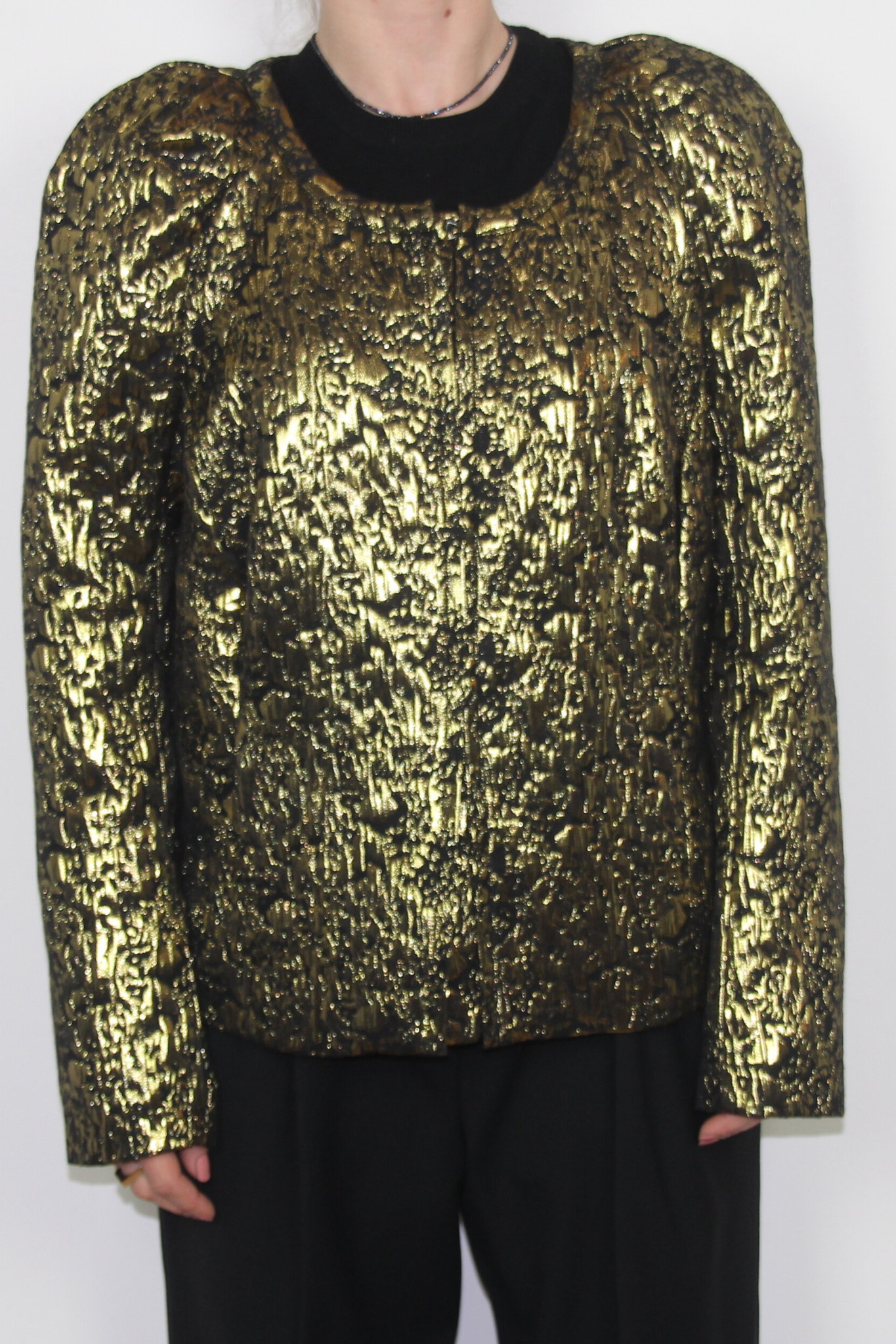 Short blazer in gold and black--0272