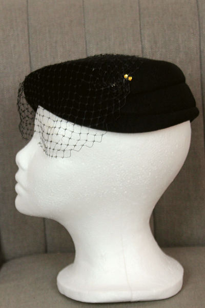 Vintage hat in black